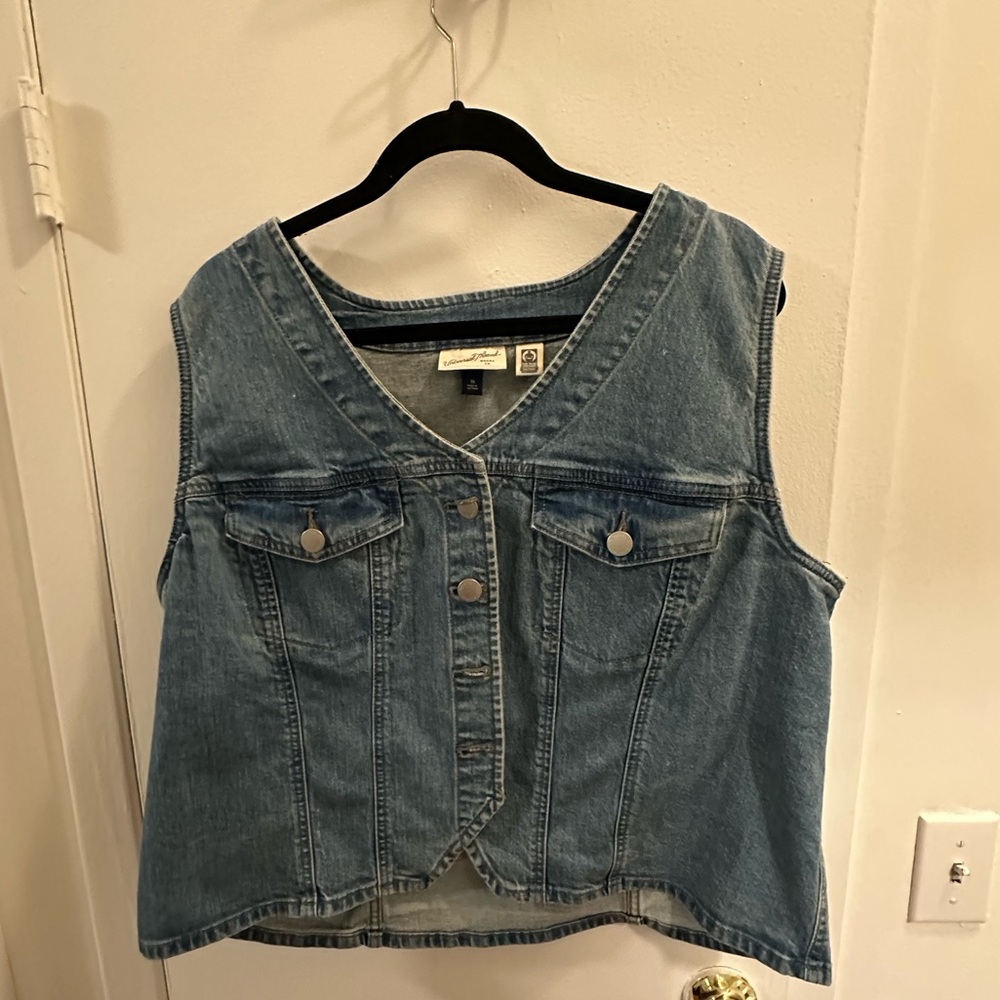 Universal Thread Blue Denim Vest
